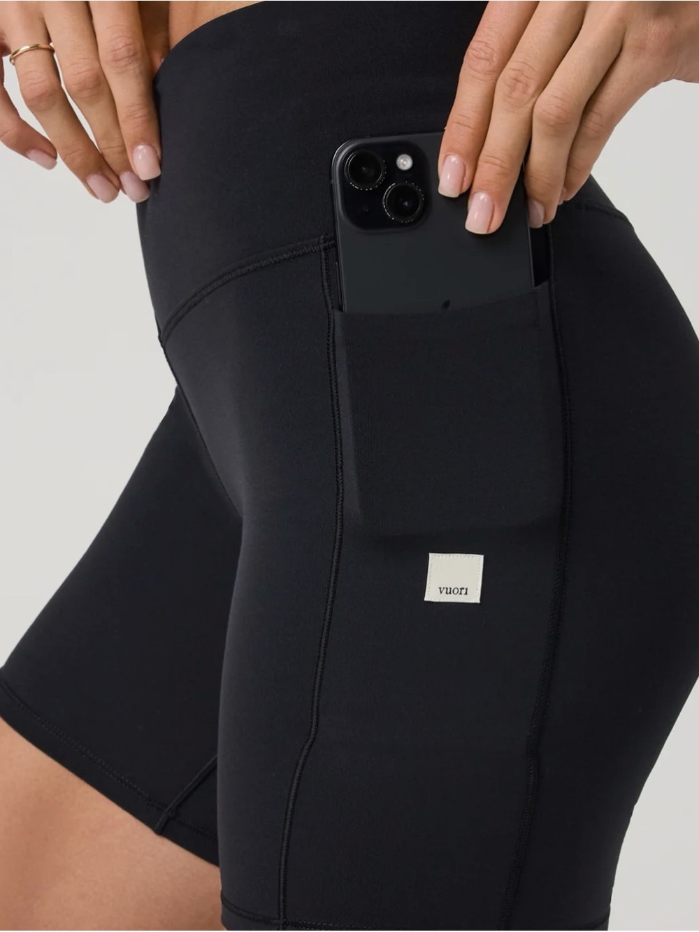 NWT Vuori All the Form Pocket Shorts in Black - Picture 4 of 7